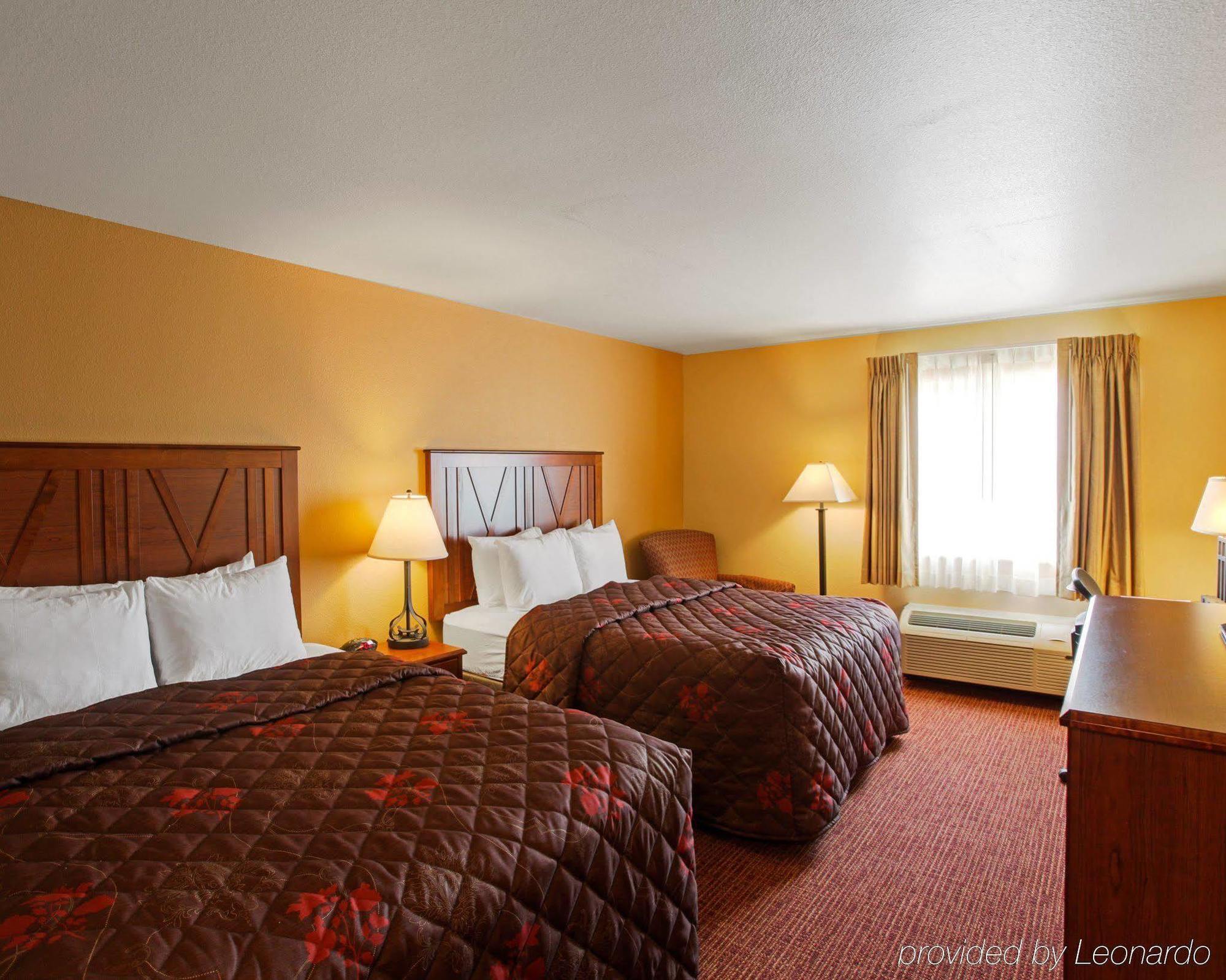 Rodeway Inn & Suites Phillipsburg Exterior photo